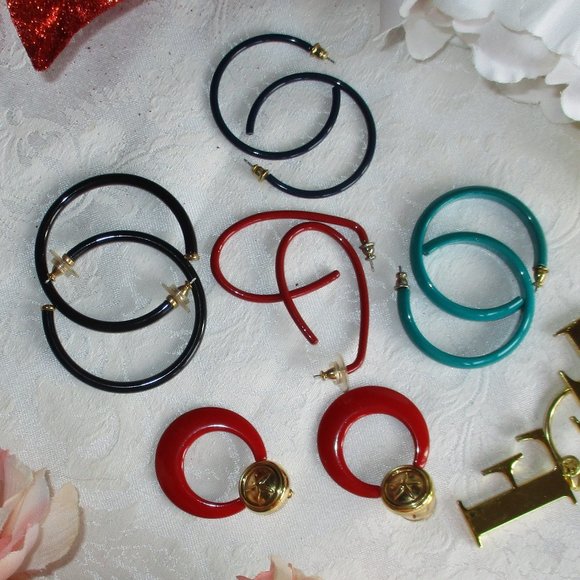 HOOP EARRINGS - VINTAGE MULTI COLORS – HOOP EARRINGS BUNDLE OF FIVE (5) - Picture 1 of 15